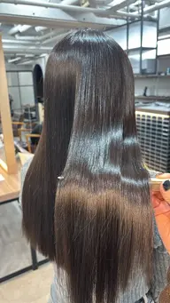 【⭐︎うねり・ダメージケア⭐︎】レディースカット🎀✂︎➕髪質改善トリートメント🫧