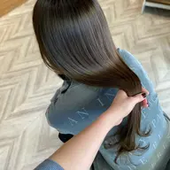 うねりや広がりを改善 ❗️髪の内部に瞬間吸着させる🫧AMASIA髪質改善トリートメント💆🏻‍♀️✨