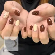 オフあり◼︎ワンカラーorグラデーションに1本ずつパーツやアートを追加♪