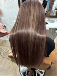 人気No.3【美髪縮毛矯正✨】超高濃度水素ケアストレート+卵殻膜TR 15400円🩶