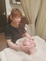 女性フェイシャル