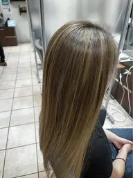 限定価格⛄️カット＆ハイライトorローライト(ケアブリーチ込)＆髪質改善inケアカラー＆超音波トリートメント⛄️