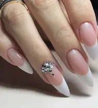 🍄フレンチネイル(オフなし)ストーン4粒までプレゼント