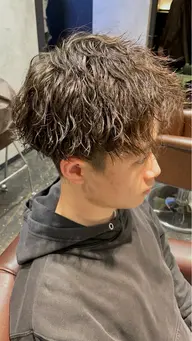 U29学割❣️メンズカット＋ピンパーマ、短髪パーマ＋トリートメント¥6000​〜​