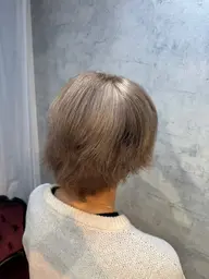 カット+ブリーチ/デザインカラー¥21000