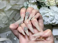 【ジェルオフ無料】チップ長さ出しワンカラー/ラメグラデ+アパーツ2個