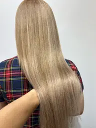 【初めてエクステつける方オススメ❣️】カラー＋👑高級人毛100%シールエクステ60本＋トリートメントエクステcut