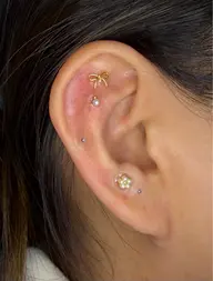 耳ツボジュエリー👂💎✨両耳10粒まで（左右5粒ずつ）　※モニター様価格