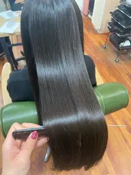 クセ毛でもまとまるツヤ髪に✨️【髪質改善トリートメント】