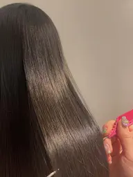 【梅雨前にくせ毛をストレートに✨】🌱縮毛矯正orストレートパーマ＋ケアトリートメント🌱