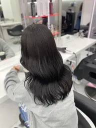 🩶残りづらい特殊な黒染めカラー剤使用✨🩶ワンカラー+オリジナルトリートメント(炭酸Spa付き)