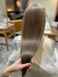 ペールトーン🤍ハイブリーチ（ブリーチ2回）＋ケアカラー