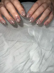 期間限定🌸学生応援📣ニュアンスネイル、マグネットネイル、フラッシュネイル、ミラーネイル、2時間以内やり放題¥7700