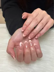 【上品】フレンチネイル《ご新規様付替オフ無料》