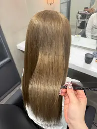 【カラーモデル募集中】ケアブリーチ➕透明感ボンドカラー🩷艶出しトリートメント🎀