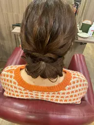 アップスタイルのヘアセット