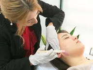 【産毛除去で艶肌に】フェイシャルワックス脱毛