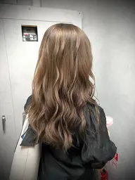 <デザインカラー>ケアブリーチ+選べるカラー+カット+COREMEトリートメント