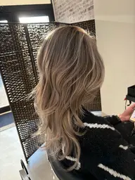 【高明度バレイヤージュ➕最高級トリートメント➕似合わせ映えカット】