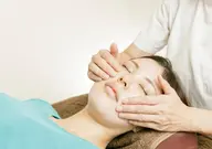 歪み矯正スペシャル　気功整体（60分）＋小顔矯正３０分 ￥9280⇒￥６９９８