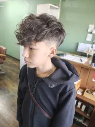 スパイラル（ツイスト）パーマ＋カット