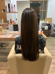 縮毛矯正、リンケージトリートメント　クセが強い方お願いします。カラー追加の場合はプラス1000円です。