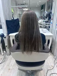 カット、カラー、トリートメント