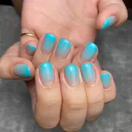 グラデーションネイル💅 他店オフ込み❣️グラデーションホログラムストーン全メニューつけ放題付き❣️