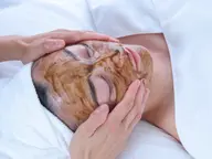 剥けない漢方ハーブピーリング🌿ダウンタイム無し、敏感肌でも施術可能🉑毛穴スッキリ洗浄・小顔マッサージつき