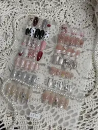 🎄指先から届けるクリスマスのきらめき ✨ 期間限定デザイン 6980長さ出し＋¥2,000（10本）