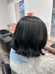 カット＋黒染めを使わない暗染めカラー ﾄﾘｰﾄﾒﾝﾄ付き[ミニモ学割U24♡]