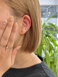 【💖ヘアと耳のメンテナンス💖】前髪カット＋耳ツボジュエリー14粒👂🏻💎