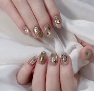 マグネットネイルにアートを組み合わせたデザインです。