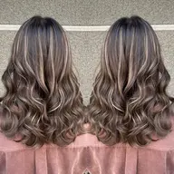 🉐平日限定🉐⭐️ハイライトクーポン⭐️ブリーチ➕ワンカラー➕トリートメント