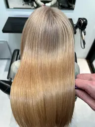 sns動画撮影＋ブリーチ縮毛矯正＋ボブバッサリカット🆗(顔出しで動画撮影可能なかたのみ)