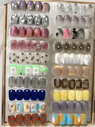 オフ無し★流行りのアシンメトリーちぐはぐネイル