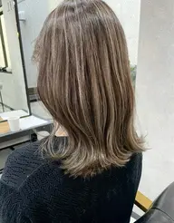 《ダメージ抑えたい方は》ケアブリーチハイライト+トリートメント