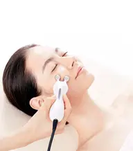 EMS⤴️⤴️フェイシャルエステ付き、目の周り・頬・額と顔の筋肉を鍛えて小顔効果とリフトUP⤴︎⤴︎⭐️