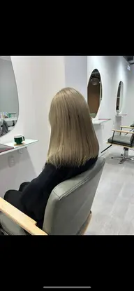 🎀リタッチ(3センチ以内)ブリーチオンカラー+3stepトリートメント🎀