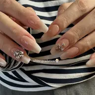 【長さだし10本】ワンカラーorグラデーション／ジェルオフ込み🌷