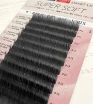 軽量・長持ちフラットラッシュ似合わせデザインマツエク200本までつけ放題（カラーも使用可能）