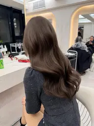 ❗️4/12​〜​19まで限定クーポン❗️プルエステプラチナ毛質60本​〜​＋馴染ませカット半額＋カラー¥7700‼️