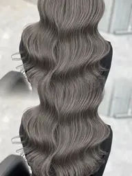 ブリーチありWカラー🖤 韓国っぽいまろやかハイトーンに·̩͙ ˚⋆