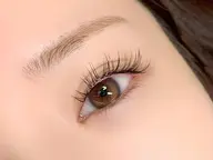 【⭐️フラットラッシュ1４0本⭐️】自然なボリュームで人気No. 1☝️