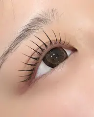 指名料込み💗韓国式🇰🇷トリートメントのみで上げる最先端まつ毛パーマ🦋ブラックティントトリートメント付き＊遅刻不可