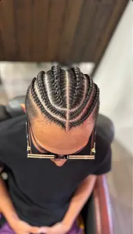コーンロウ(地毛のみ)⚠️火曜日限定 ※掲載時間外も調整できる場合があります。お気軽にお問い合わせお待ちしております✨