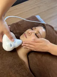 【フェイシャル次世代ケア♪】お顔骨格調整+お顔+背面筋膜ケア