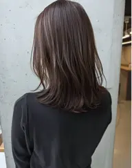 《水素でさら艶髪に🫧》　　　　　　　　　　　　　　　　　　✳︎似合わせカット＋パウダートリートメント