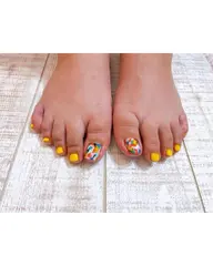 フットネイル持ち込み¥6700〜フットバス付