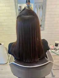 自然でまとまる艶髪に💇🏻♀️✨カット+縮毛矯正+トリートメント